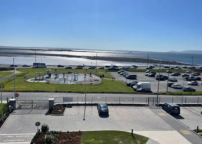 Apartment Shoreline *