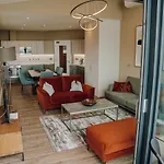 Shoreline Apartament