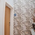 Shoreline Apartament *