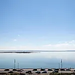 Shoreline Apartament *