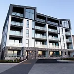 Shoreline Apartament *